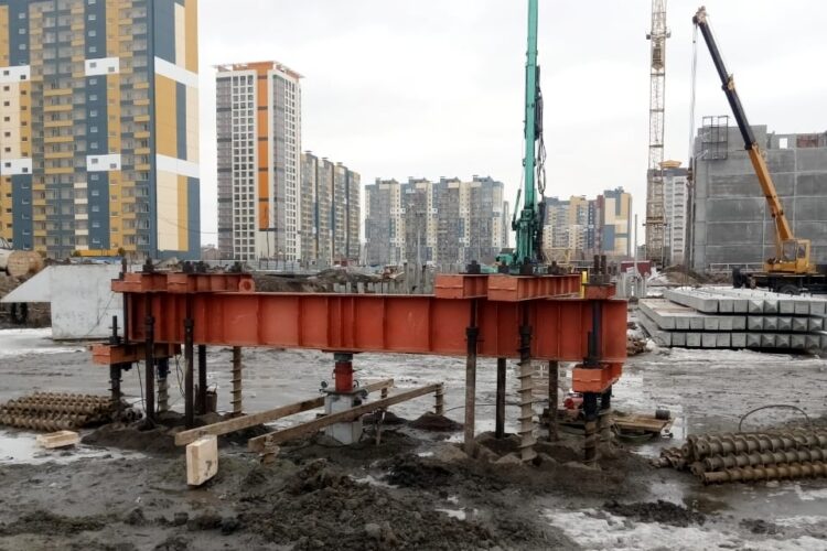 Испытание одиночной сваи силовой установкой